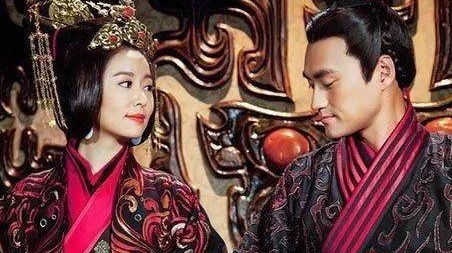 名字|两位名字为丽华的皇后,一个母仪天下,一个处境尴尬