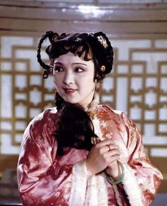 林黛玉&红楼梦里,此人只出现一次,却揭示了贾母喜欢薛宝琴的真正原因