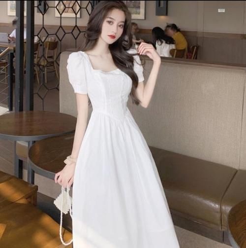 初春最时髦的3款连衣裙，5种搭配法则，掌握多种风格