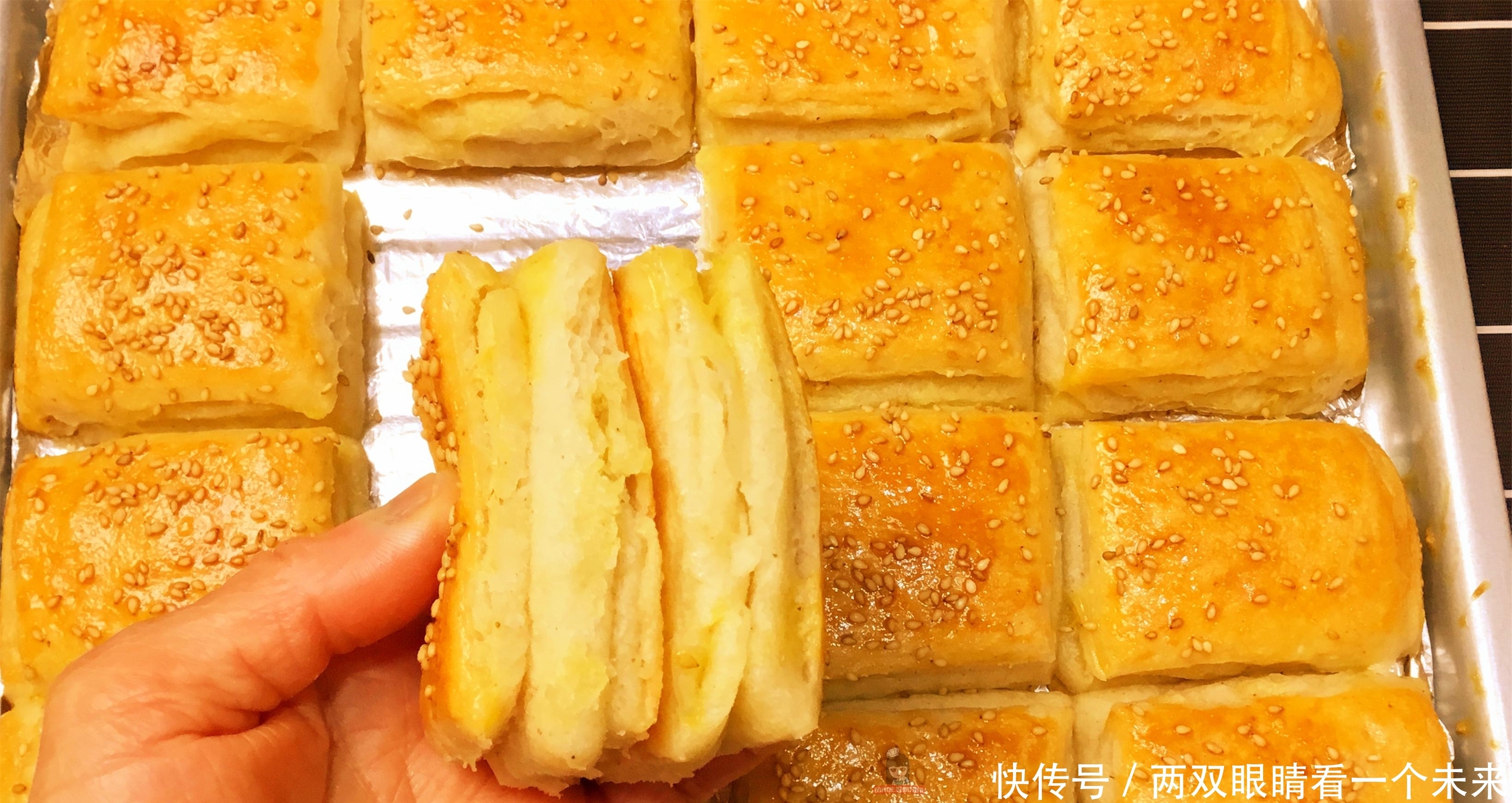 想吃千层烤饼一定收藏,教你简单做法,酥脆又起层,全家人都爱吃