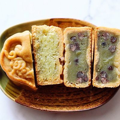 椰浆|椰蓉和抹茶红豆馅月饼