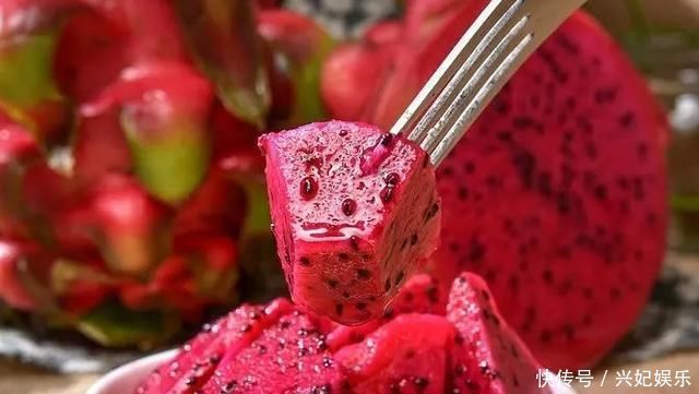 火龙果|2岁宝宝突然“尿血”,妈妈哭着去医院,医生:这东西别给孩子吃
