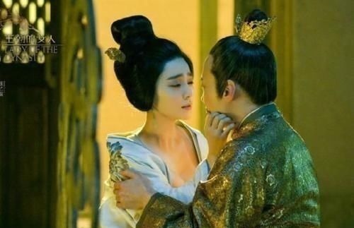 李白@杨贵妃:唐朝盛世末班车中,香消玉损的美女