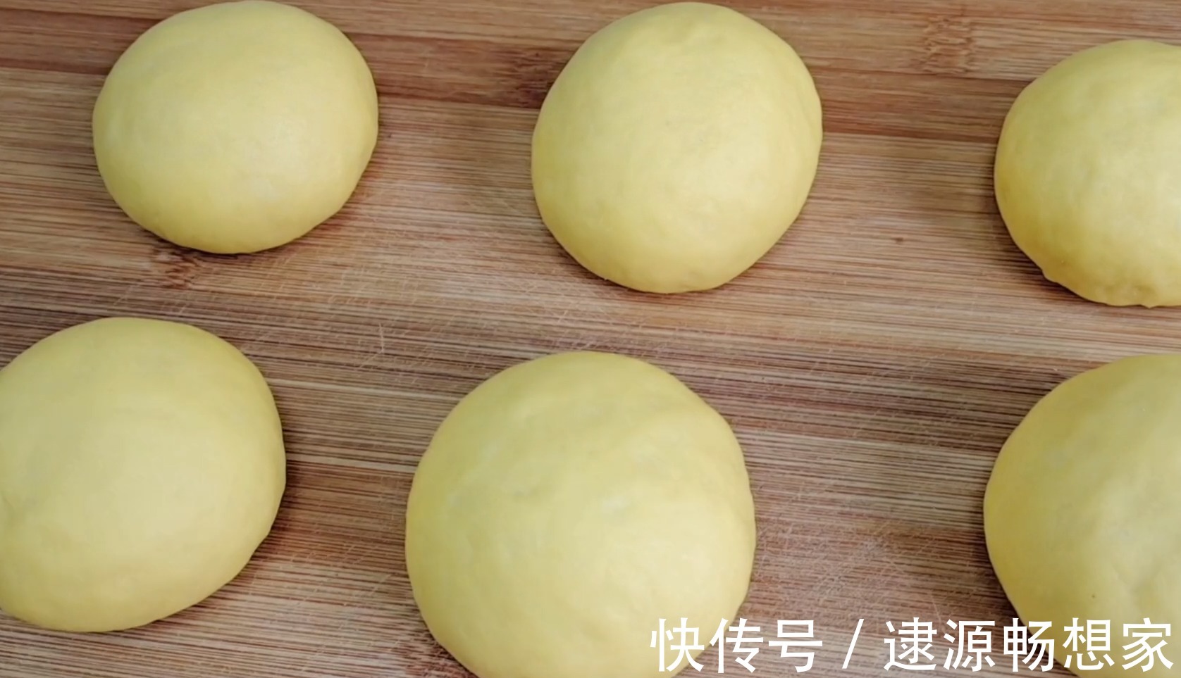 一碗面|2个鸡蛋,一碗面,简单一做,暄软香甜,营养丰富,比面包还好吃