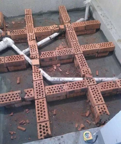 老师傅|卫生间做下沉式回填好处多多,网友:老师傅才有这手艺!