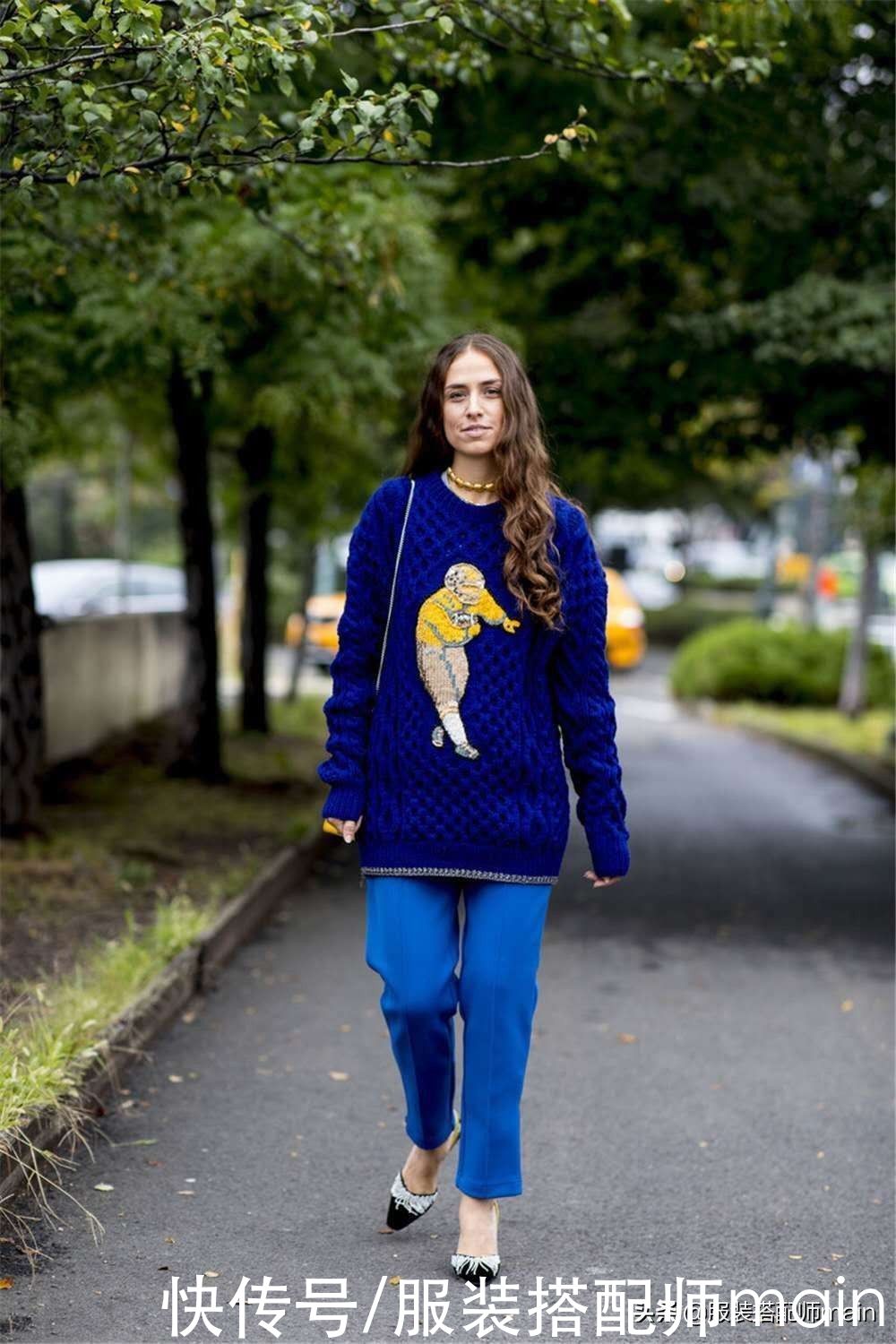 印花毛衣，春天穿正好，教你4个精致又时髦的穿搭思路