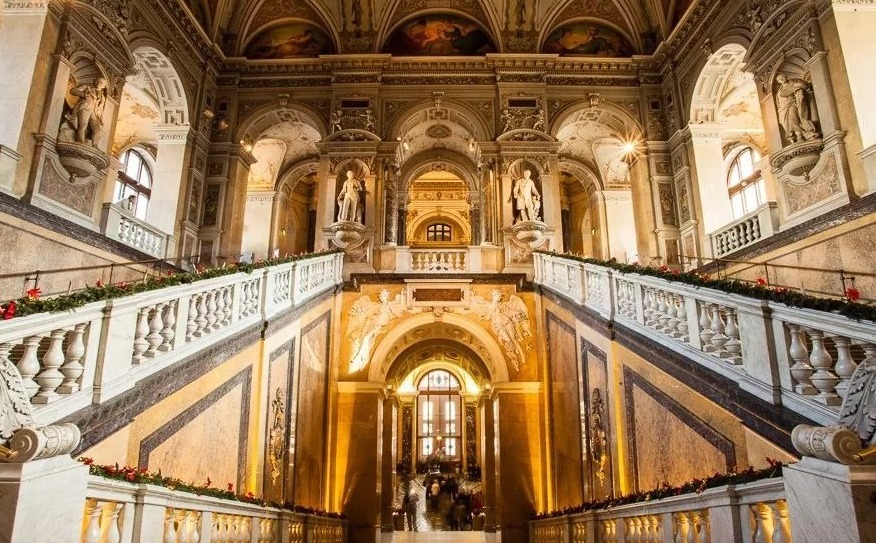 博物馆|一个因为下巴覆灭的王朝