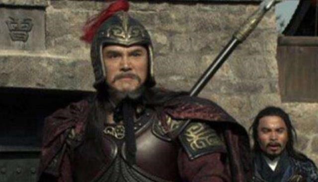 宋江!在水浒里出场很少,却能打败林冲,重要的是他还不会武功!