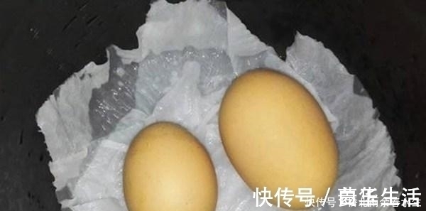 煮鸡蛋时，别再加水了，只需一张纸，鸡蛋2分钟出锅，口感好特香