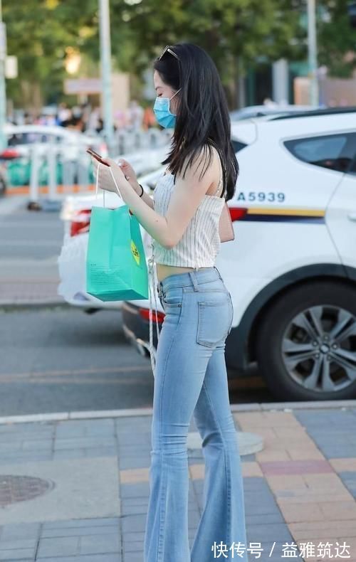 古韵 时尚好看的打底裤装扮显得古韵别致,时尚雅致又清爽,简约大方