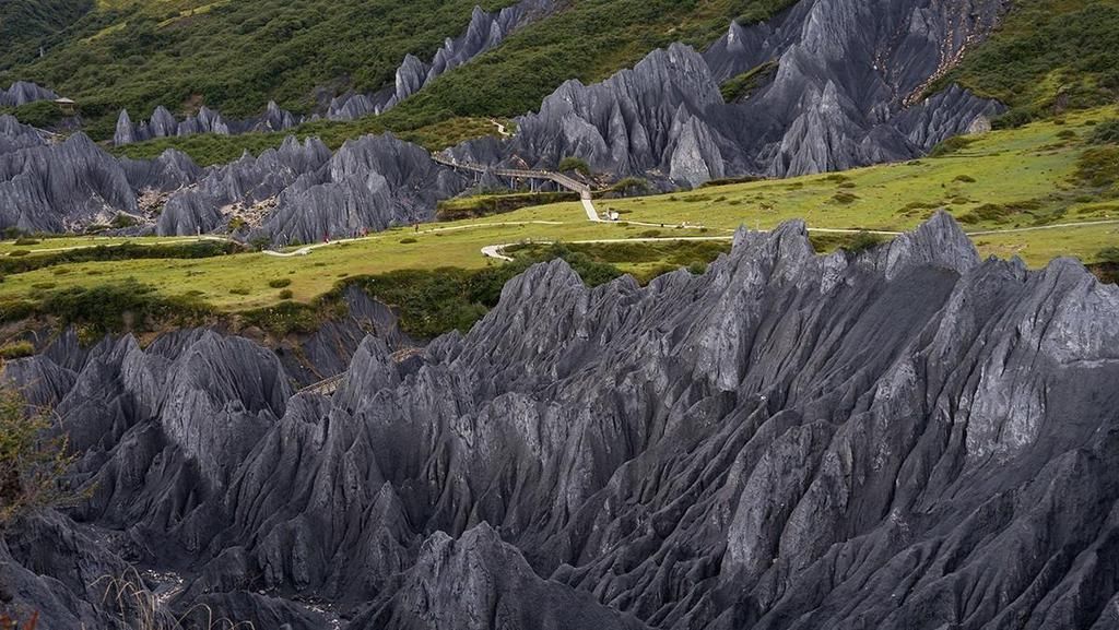 《鬼吹灯之昆仑神宫》取景地，国内唯一的高原石林景观，就在四川