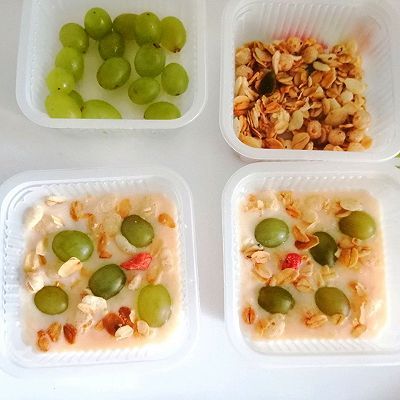 搅拌均匀|水果酸奶冻