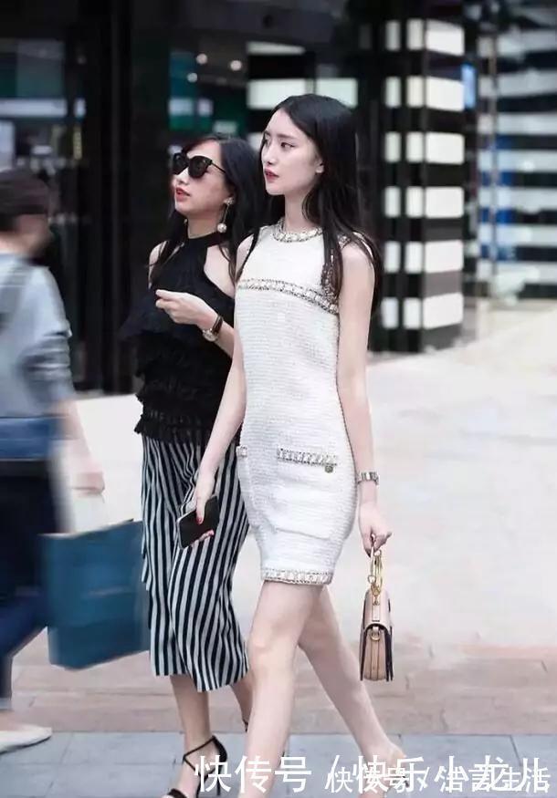 长袖|美女对于颜色的搭配短长常到位,尽显时尚品味的帅气高雅