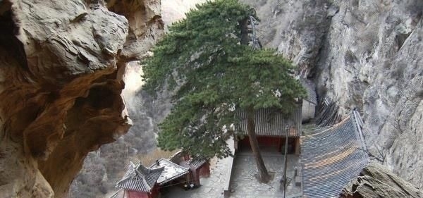 代县|这个建于绝壁间隙中的中国奇观，险比悬空寺