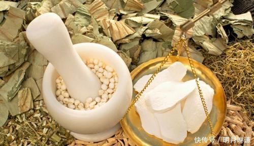 痛风|车前草煮水喝的好处你了解吗?这4种人群很适合,给家人收藏吧