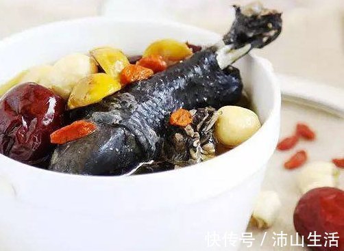 红花|痛经折磨人!这3款痛经膳饮小方可缓解不适