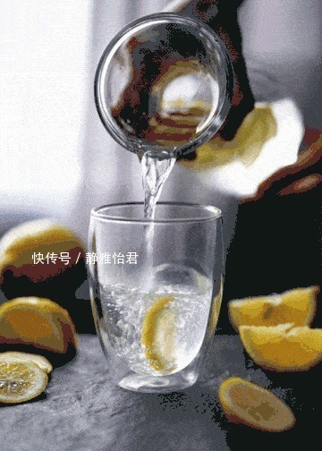 洗衣机|洗衣服直接倒洗衣液错,告诉你正确做法,洗完比新衣服还新