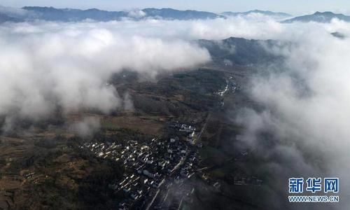 老年|安徽泾县，安徽省宣城市泾县出现云海景观