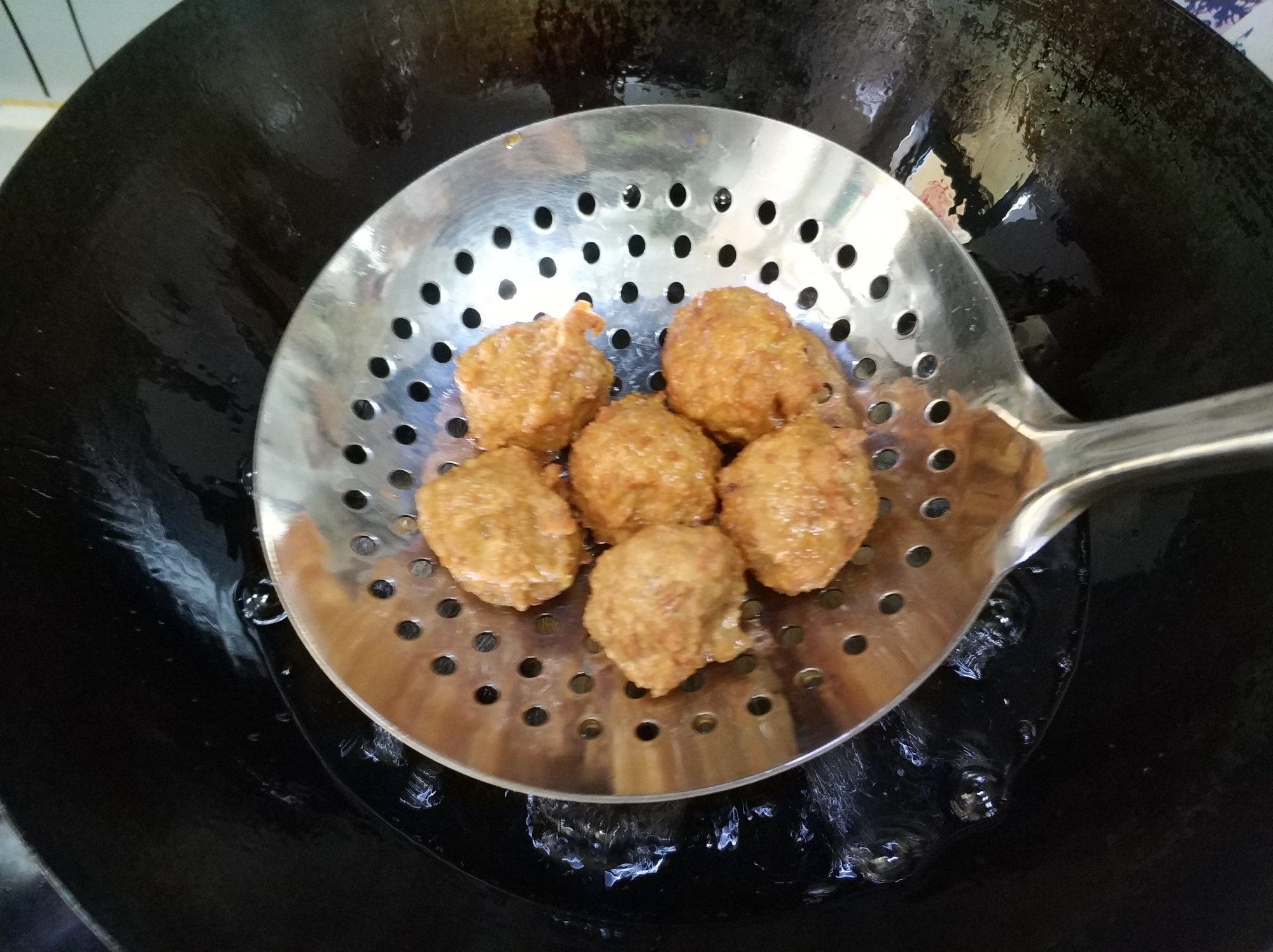 炸丸子|爷爷做了一辈子的炸肉丸,教给我几个小诀窍,最忌放这两味调料