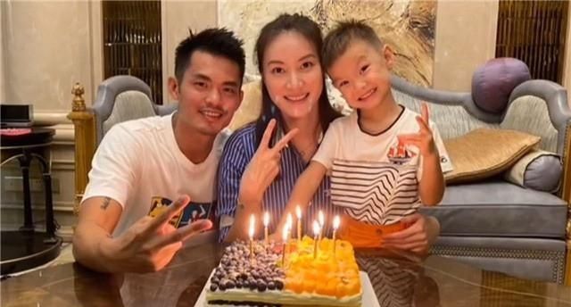 李宗伟|奢华!林丹豪华卧室像五星级酒店,结婚11年,起床还得靠谢杏芳哄