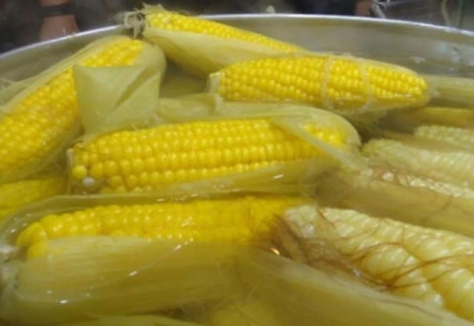 玉米|女性晚上多吃3种食物，皮肤滑嫩、烧脂瘦身，早吃早美丽