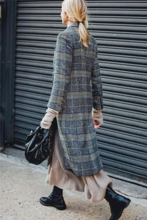 上了年纪的女人，别再死磕少女感了，这几种“优雅穿搭”，值得学