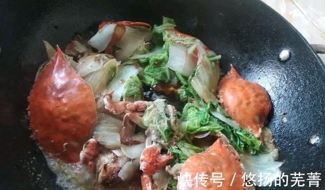 鲜甜|立秋后,梭子蟹跟这菜是绝配,简单一炖特别鲜,大人孩子都爱吃!