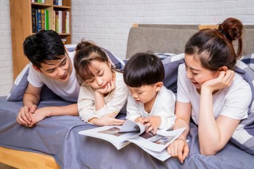 女儿|2个儿子想要女儿,没成想却迎来5胞胎,妈妈喂孩子要3个小时