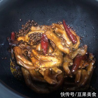 鸭掌|秒杀餐厅大厨，正宗周黑鸭（鸭掌）自己在家做