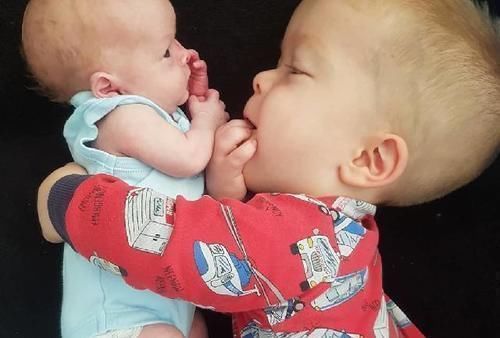 矮人|侏儒夫妻生下二宝,这段爱情童话证明:世界没有矮人这一说法