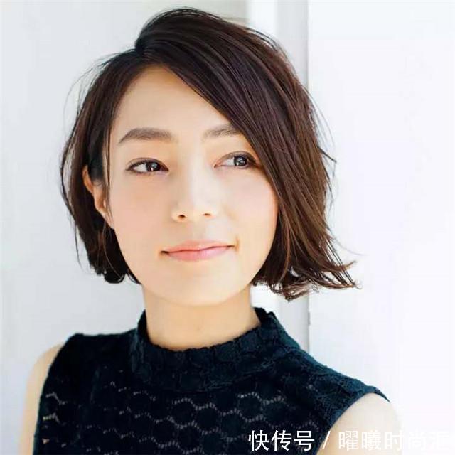 纹理 到了40岁的“家庭妇女”,有白发的剪这些发型,时髦减龄又气质