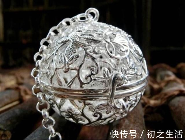 饭君|国宝遇上二次元,千年前的文物变成小女孩,这手办太可爱了