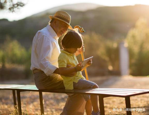 胜诉|22岁哥哥拒养一岁弟被告,胜诉的父母得逞了吗这种结局早该想到