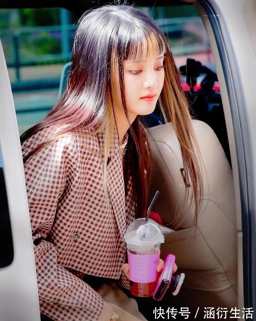 秃头|“爆顶染”赵小棠一夜吸赞十几万!丑哭亿万网友的秃头发型,怎么就火了?