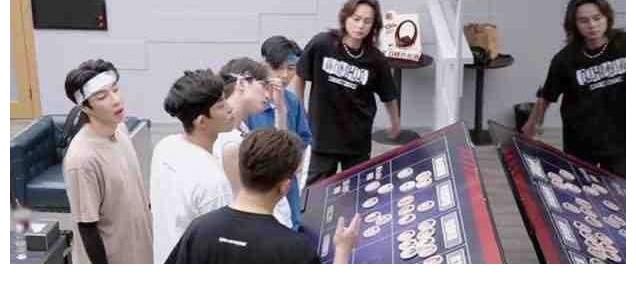 陈小春|《披荆斩棘的哥哥》：李承铉组再夺第一，为何张淇却陷入争议？