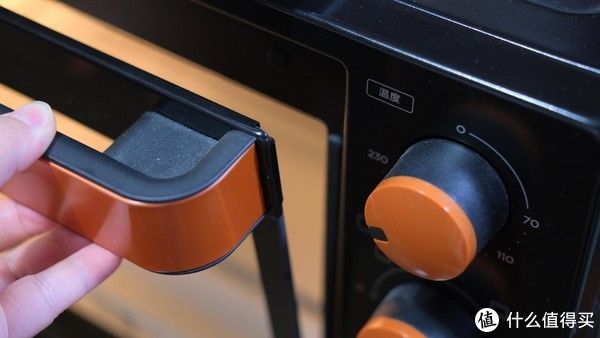 空气炸烤箱和烤箱有什么区别？用一个空气炸烤箱搞定一切料理，多功能才是王道！