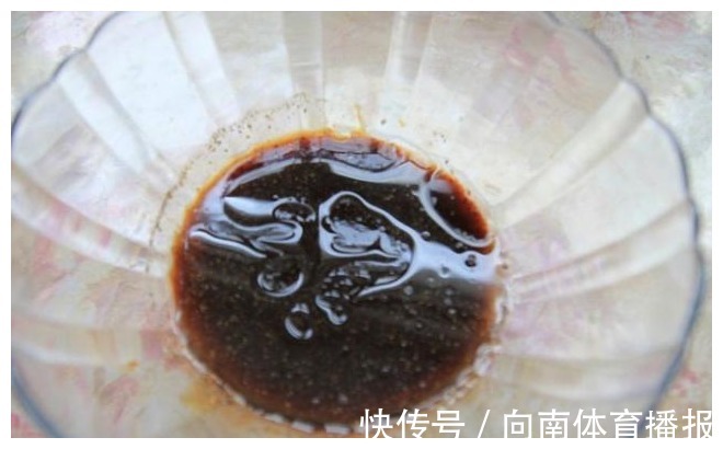 美味|独有的烤全鸡的简单做法，让你在家就能轻松吃到美味烤鸡