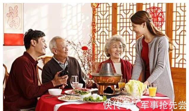 姥爷|过年去姥姥家还是奶奶家?听听孩子的回答,很现实也很清醒