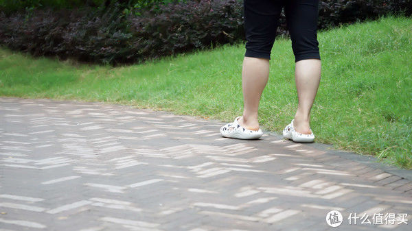 鞋面 舒适又好看,堪称拖鞋界“小米”!咕咚运动舒缓拖鞋实测实测有感