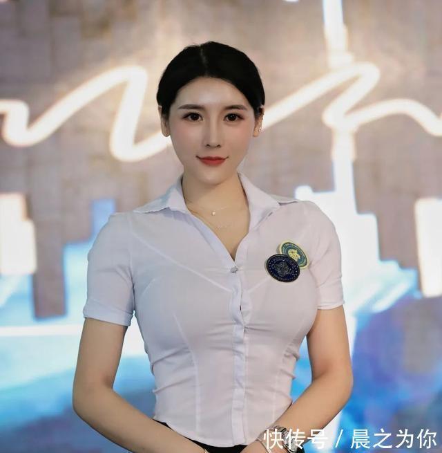 王式|健美赛场“最惊艳裁判”,被称卡戴珊接班人,唯美的重量级女神!