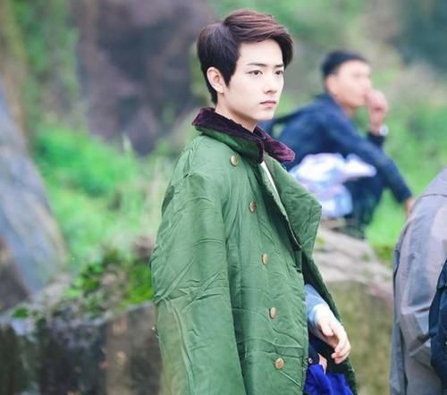 星光|星光大赏:肖战票数太抢眼!与第二名的王一博差出1200多票