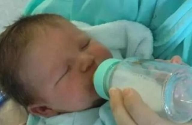 补授法|宝妈母乳不足的三个信号,满足一个也得谨慎,别影响娃的成长发育