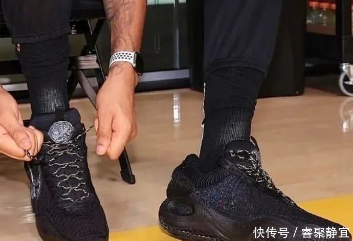 全掌ZOOM！这双1199元的球鞋能拯救Nike实战鞋吗？！