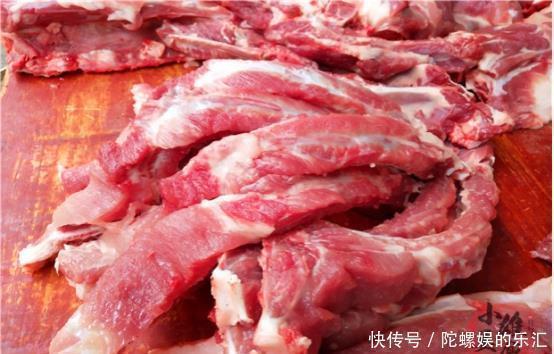 大红伞|买排骨时，选“肉多”还是“肉少”的好？老板娘无意透露了底