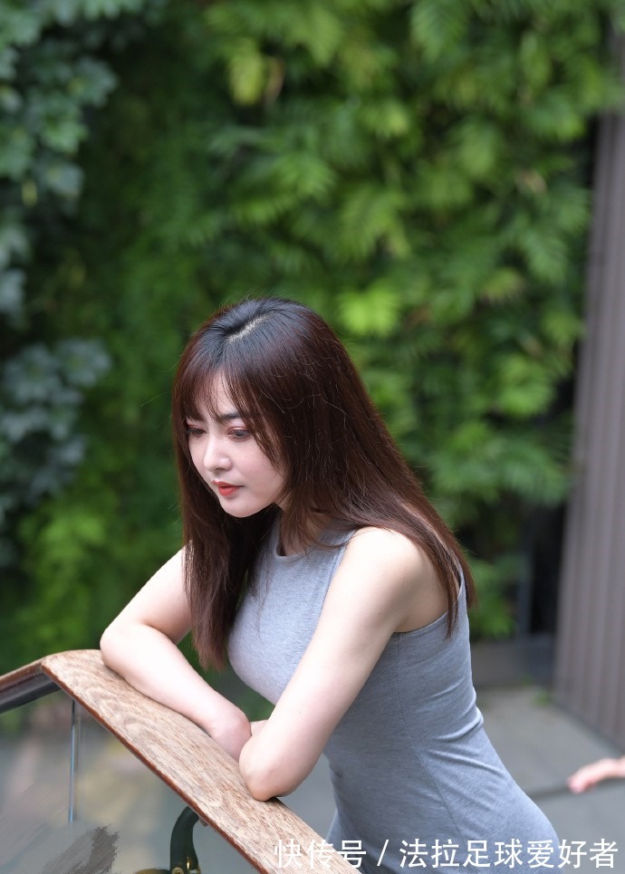 身材 紧身裙一定要穿小一号的,为了美和身材,你必须要敢于尝试!