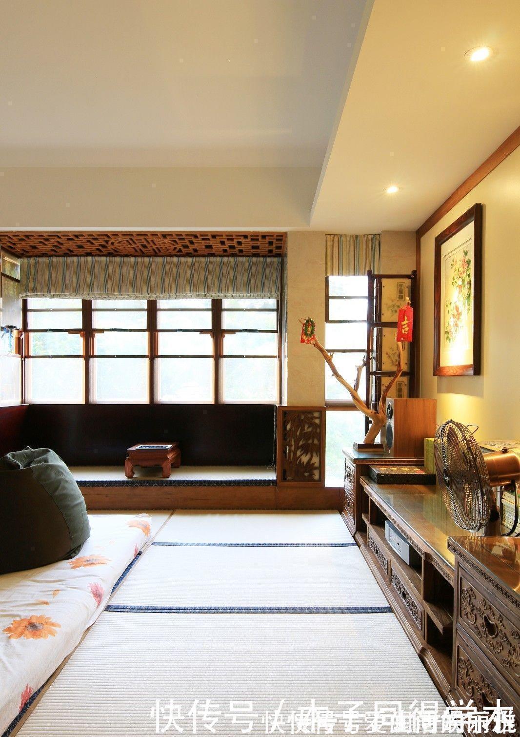 实木|90后小夫妻却偏爱中式装修,去除繁琐设计,书房的设计更为独特!