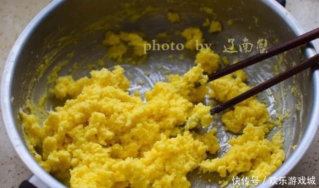 老妈蒸包子用这种面,吃起来甜丝丝的营养也高,包子店都买不到!