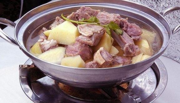 浓郁|无论炖啥肉,加一点它,30分钟快速炖烂,汤汁浓郁营养高,好吃