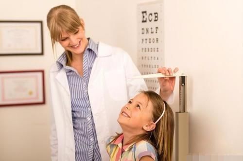 女孩子|女孩“初潮”太早太晚均不好,若早于这一年龄,身高可能大打折扣