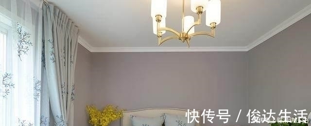 阳台上|多亏老婆这个明智的决定,在电视墙做一圈柜子,完工后漂亮又实用